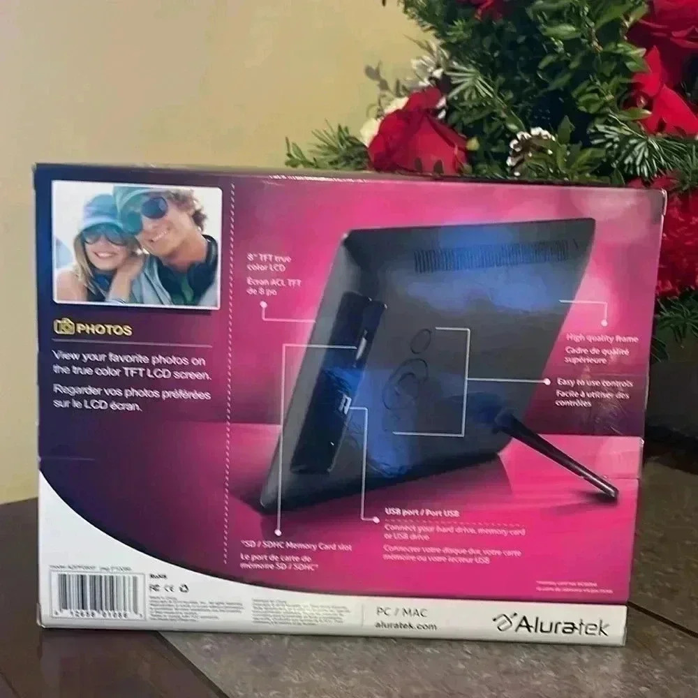 Aluratek 8” Digital Photo Frame - Picture 2 of 7